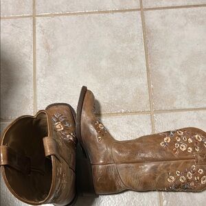 Shyanne Brown Embroidered Women's Boots